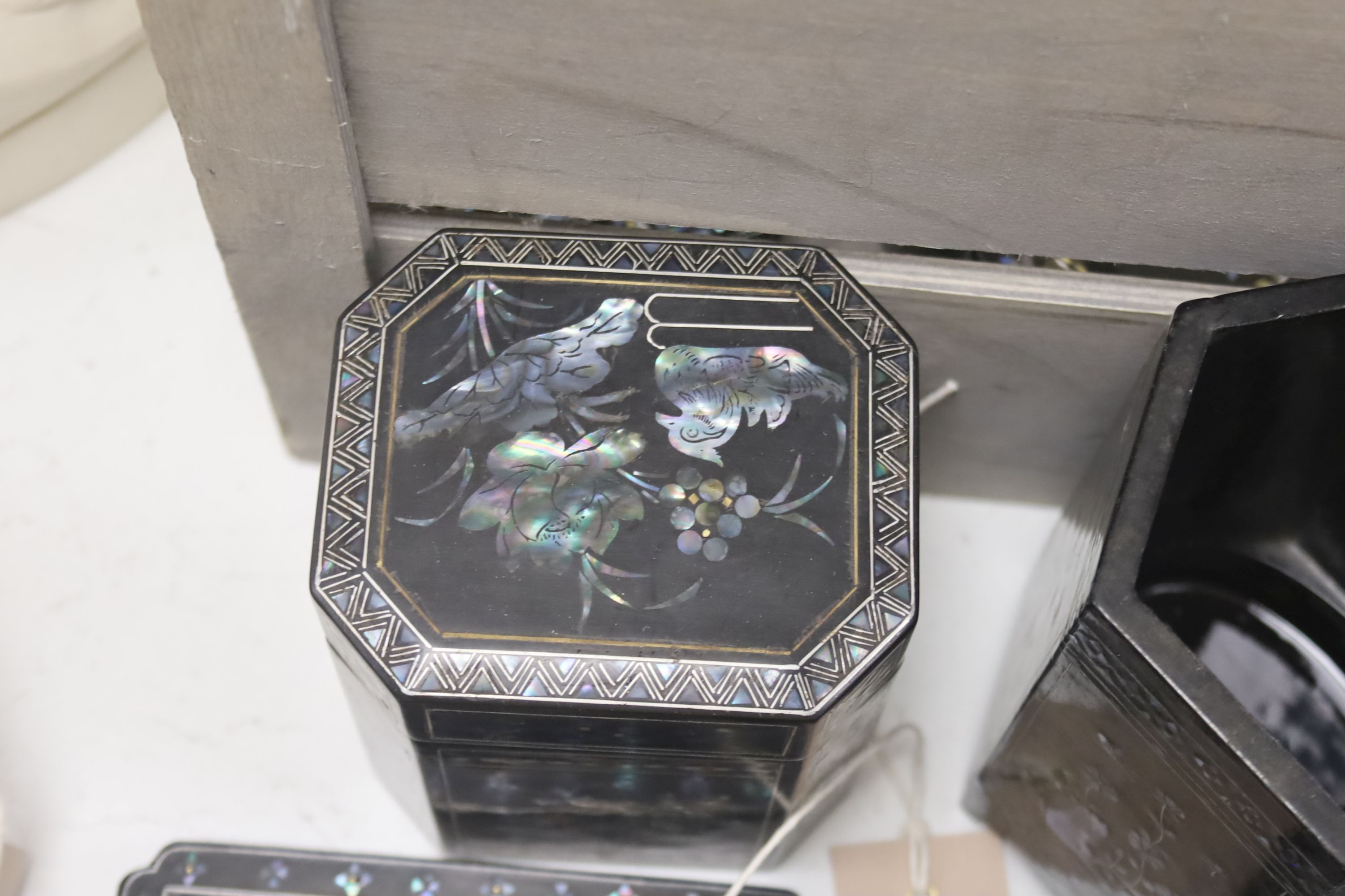 A collection of Lac Burgaute boxes and dishes, largest of circular form 20cm diameter (17)